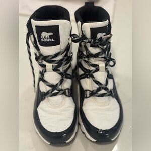 Sorel Women's Black and White Lace-Up Winter Boots